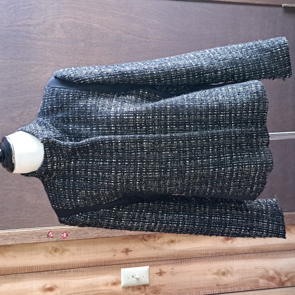 Size large, black/white tweed Liz Claiborne zipped jacket